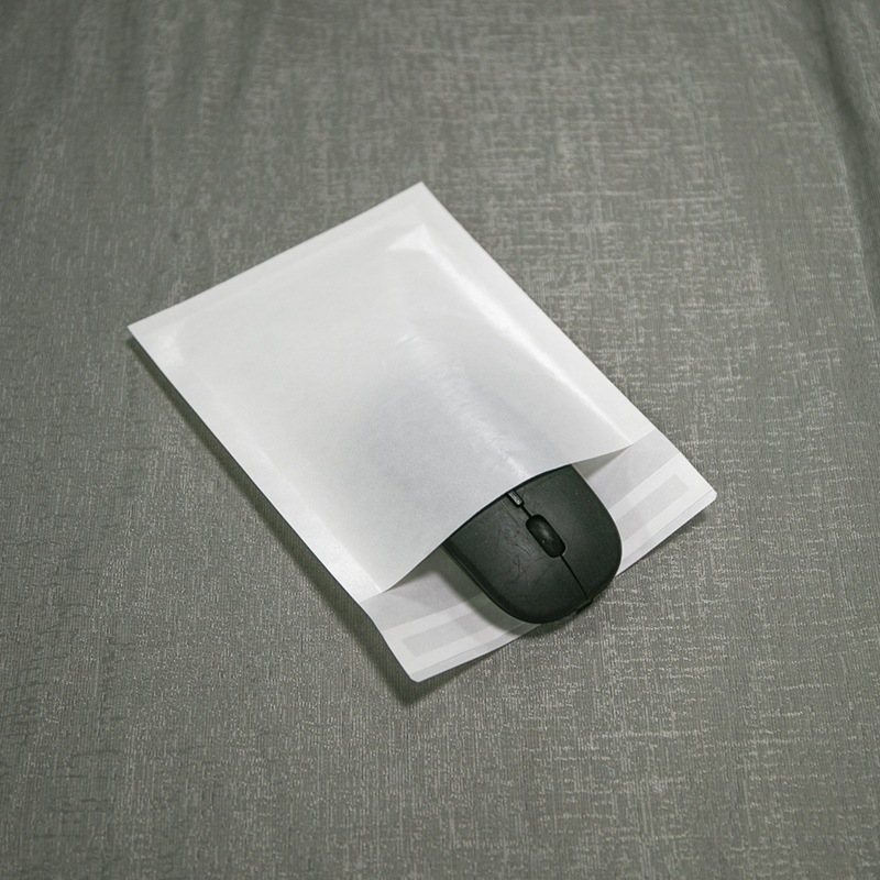 পুনর্ব্যবহৃত গ্লাসিন পেপার ব্যাগগুলি কী এবং কেন তারা প্লাস্টিকের প্যাকেজিং প্রতিস্থাপন করছে