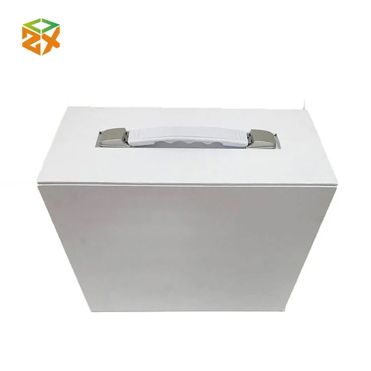 সাদা কার্ডবোর্ড উপহার বাক্স